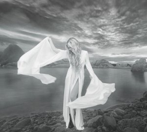 Avril Lavigne Nude Sexy - TheFappeningBlog.com 3.jpg