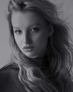 Pauline Ivashevskaya Nude - TheFappeningBlog.com 4.jpg