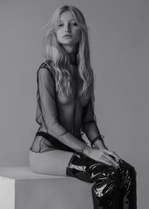 Pauline Ivashevskaya Nude - TheFappeningBlog.com 2.jpg