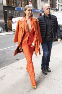 Gigi Hadid Braless - TheFappeningBlog.com 14.jpg