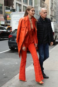 Gigi Hadid Braless - TheFappeningBlog.com 56.jpg