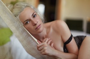 Sibyl Sharp Nude - TheFappeningBlog.com 10.jpg