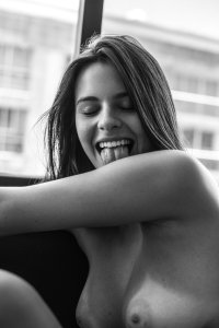 Natália Preis Nude   TheFappeningBlog.com 3.jpg