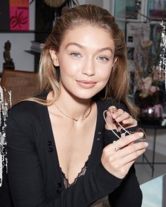 Gigi Hadid Sexy - TheFappeningBlog.com 3.jpg