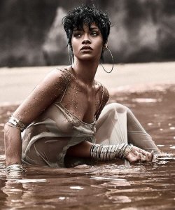 Rihanna Nude Sexy - TheFappeningBlog.com 5.jpg