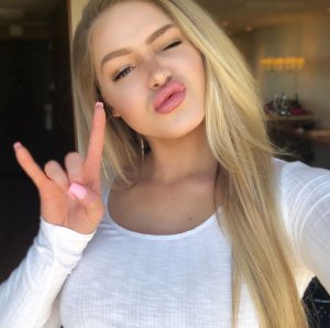 Courtney Tailor Sexy & Nude - TheFappeningBlog.com 96.jpg