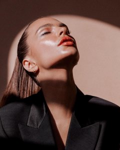 Emily Ratajkowski Sexy   TheFappeningBlog 5.jpg