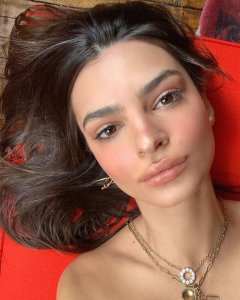 Emily Ratajkowski Sexy   TheFappeningBlog 4.jpg