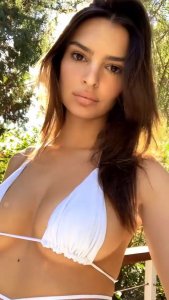 Emily Ratajkowski Sexy   TheFappeningBlog 11.jpg