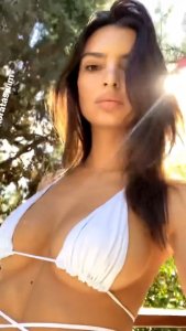 Emily Ratajkowski Sexy   TheFappeningBlog 13.jpg