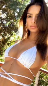 Emily Ratajkowski Sexy   TheFappeningBlog 15.jpg