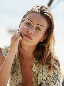 Betsy Volk Nude   TheFappeningBlog 37.jpg