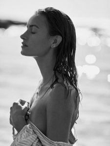 Betsy Volk Nude   TheFappeningBlog 48.jpg