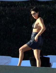 Kourtney Kardashian & Sofia Richie Sexy   TheFappeningBlog 164.jpg