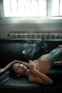 Laura Betancurt and Sara Devignon Nude   TheFappeningBlog 9.jpg