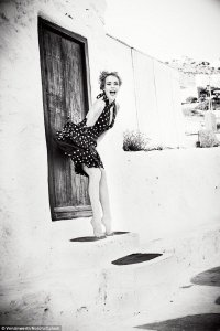 Lindsay-Lohan-See-Through-Sexy-15.jpg