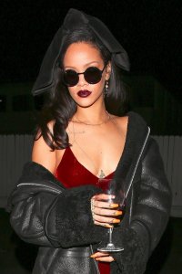 Rihanna-Braless-6.jpg