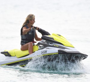 Lady Victoria Hervey   TheFappeningBlog.com 4.jpg