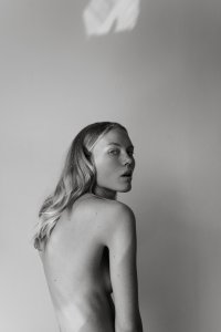 Nina Hnizdo Nude   TheFappeningBlog.com 9.jpg