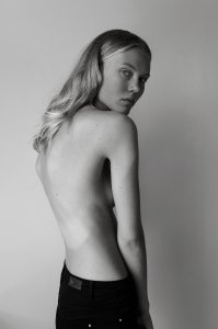 Nina Hnizdo Nude   TheFappeningBlog.com 12.jpg