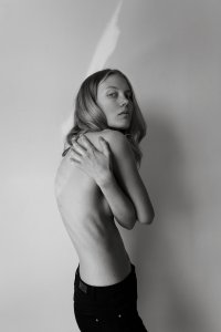 Nina Hnizdo Nude   TheFappeningBlog.com 14.jpg