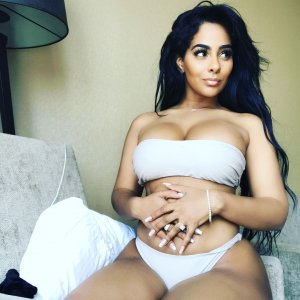 Ayisha Diaz Nude & Sexy   TheFappeningBlog.com 63.jpg