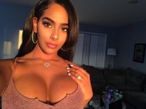 Ayisha Diaz Nude & Sexy   TheFappeningBlog.com 118.jpg