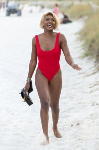 Elisa Johnson Sexy   TheFappeningBlog.com 8.jpg