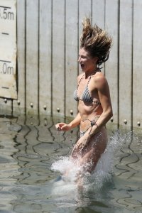 Amy Pejkovic Sexy   TheFappeningBlog.com 10.jpg