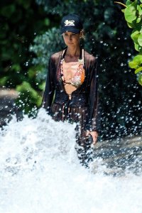 Lady Victoria Hervey Sexy   TheFappeningBlog.com 12.jpg