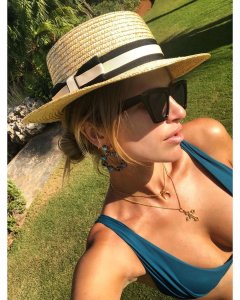 Vogue Williams Sexy   TheFappeningBlog.com 11.jpg