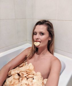 Charlotte de Carle Nude & Sexy - TheFappeningBlog.com 10.jpg