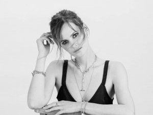 Charlotte de Carle Nude & Sexy - TheFappeningBlog.com 18.jpg