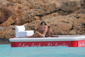 Vogue Williams Sexy - TheFappeningBlog.com 19.jpg