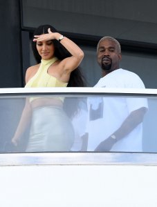 Kim Kardashian Sexy - TheFappeningBlog.com 139.jpg