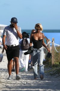 Elisa Johnson See Through & Sexy - TheFappeningBlog.com 10.jpg