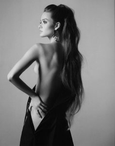 Myrtille Revêmont Nude - TheFappeningBlog.com 8.jpg