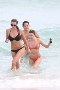 Katie-Cassidy-Bikini-34.JPG