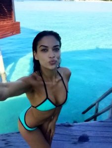 Shanina-Shaik-Sexy-5.jpg