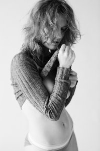 Leslie Sauvage Nude - TheFappeningBlog.com 5.jpg