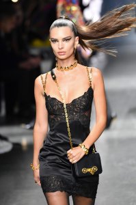 Emily Ratajkowski Sexy - TheFappeningBlog.com 2.jpg