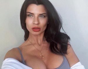 Destiny DeLisio Sexy & Topless   TheFappeningBlog.com 72.jpg