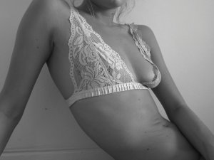 Kendal Schuler Nude   TheFappeningBlog.com 9.jpg