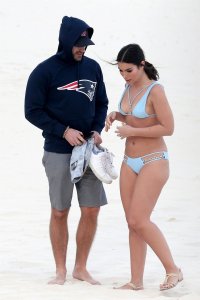 Ashley Iaconetti, Carly Waddell Sexy   TheFappeningBlog.com 10.jpg