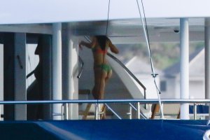 Kendall-Jenner-in-a-Bikini-31.jpg