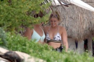 Lauren Alaina Sexy   TheFappeningBlog.com 8.jpg