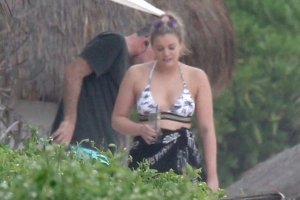 Lauren Alaina Sexy   TheFappeningBlog.com 10.jpg