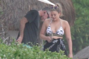 Lauren Alaina Sexy   TheFappeningBlog.com 12.jpg