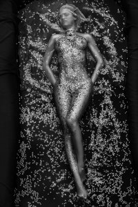 0028222811138 08 Floating univers TheFappeningBlog.com 9.jpg