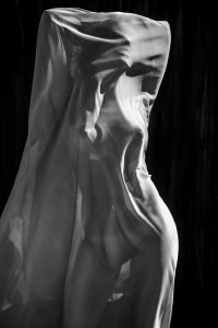 0028222811138 21 Wind scuipture TheFappeningBlog.com 22.jpg